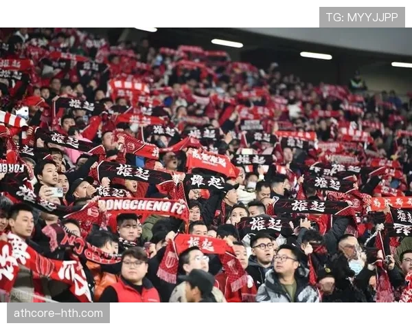 中超巅峰对决引爆球迷热情，各队鏖战备受关注