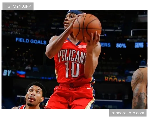 上海海港身披红色战袍再启征程，全力冲击新赛季荣耀