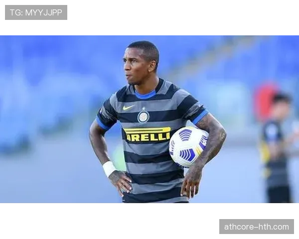 阿什利·扬重返英超状态回勇，助球队全力冲击冠军