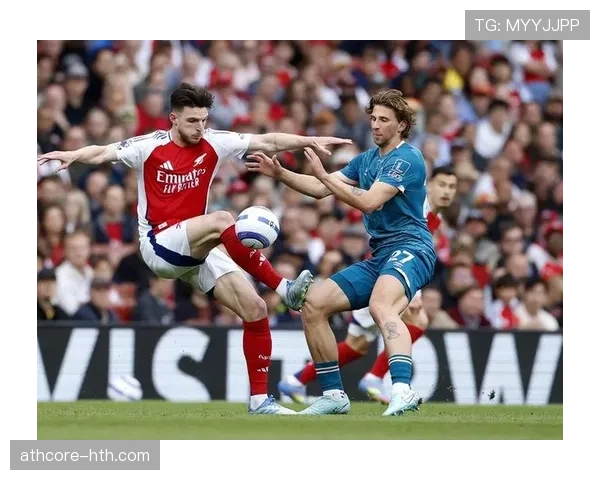 阿森纳从领先到被逆转问题显现,当前阶段表现波动对赛季走势形成制约 阿森纳从领先到被逆转问题显现,当前阶段表现波动对赛季走势形成制约