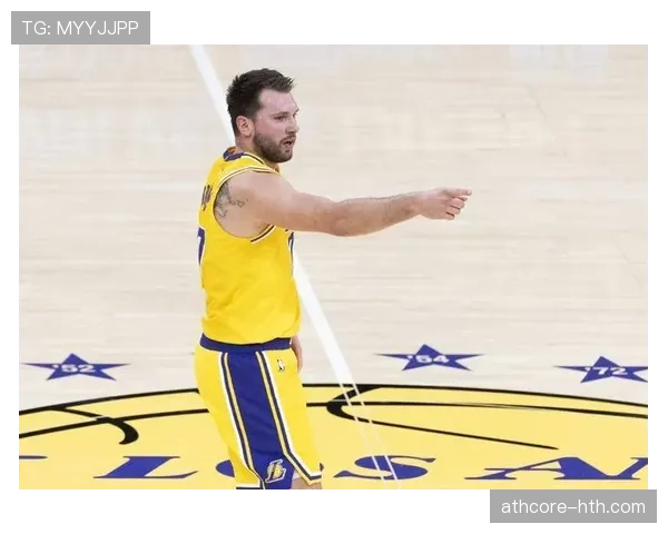 东契奇关键挡拆拉开空间 提升球队40%得分效率