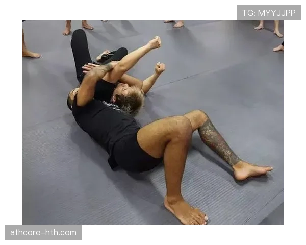 叶诗文训练完直接去奢侈品店刷卡，教练说她一天伙食费顶普通人一周